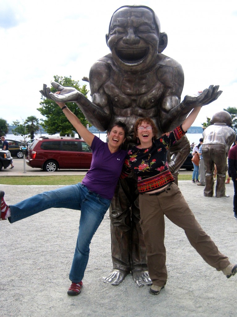 Liz+Annie+LaughingStatue